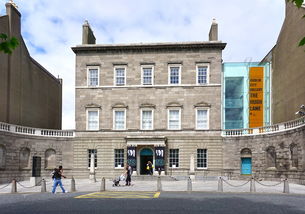 九游网页版入口-俱乐部品牌建设与地方城市文化脱钩,俱乐部产品有哪些举例 第3张